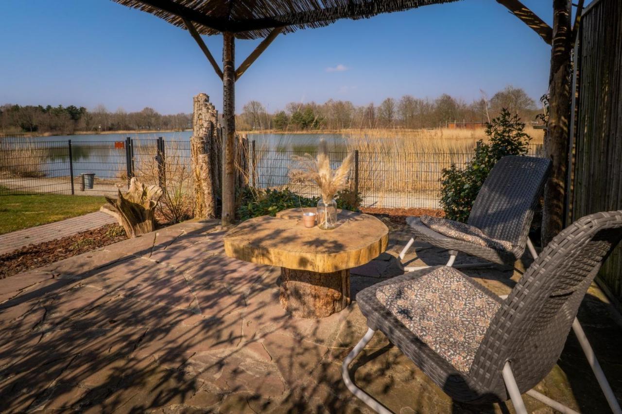 Drents Genieten - Lavendelheide Met Uitzicht Op Het Water Erm Eksteriør billede